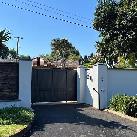 Robyns Nest Self Catering Cottage No1 Kloof Exterior photo