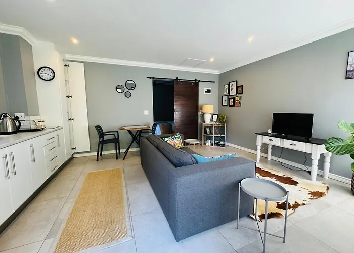 Robyns Nest Self Catering Cottage No1